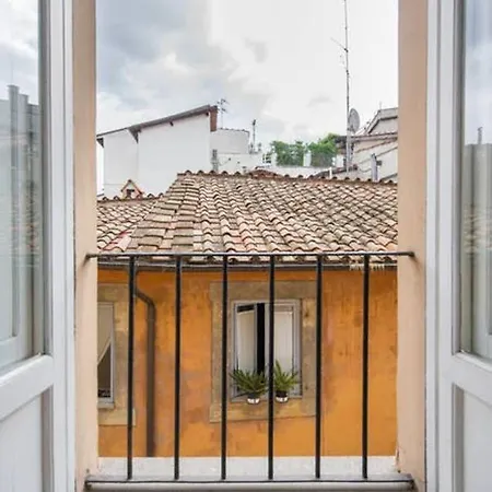 Rooftop View House Near Piazza Navona * Řím