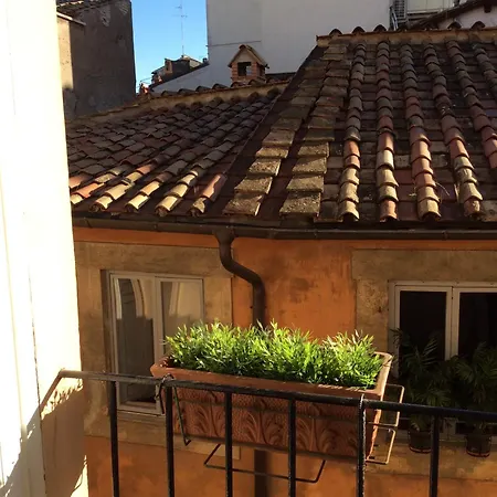 Rooftop View House Near Piazza Navona Řím